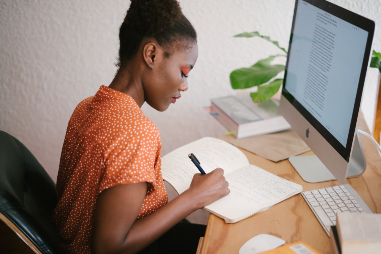 Female Business Leaders Should Watch Out For Blue Light